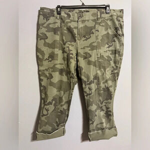 Supplies green camo ankle cuffed jeans size 22W ￼